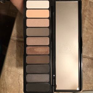 Eyeshadow palette